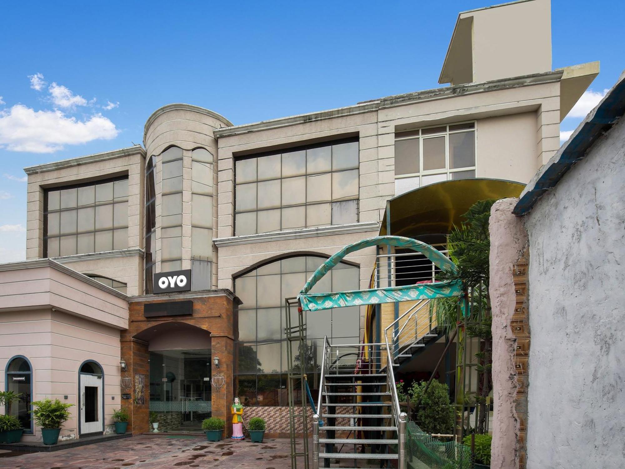 לודהיאנה Oyo Flagship Hotel Le Aley Regency מראה חיצוני תמונה