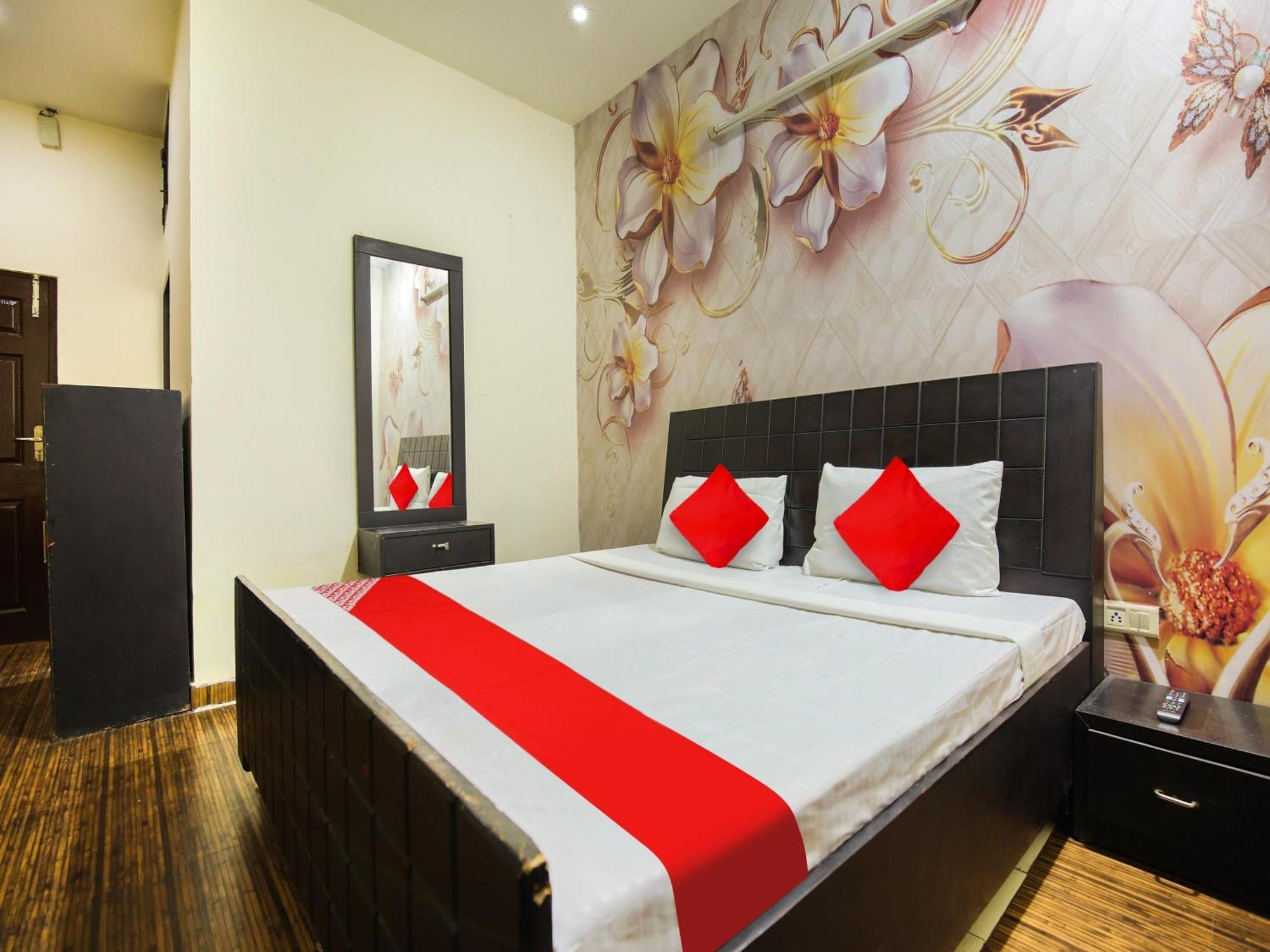 לודהיאנה Oyo Flagship Hotel Le Aley Regency מראה חיצוני תמונה